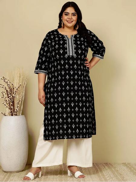 Lange Plus-Size-Tunika aus Baumwolle, schwarz mit feinem weißen Allover-Muster - dezente Bordüre am Ausschnitt und an den 3/4-Ärmeln